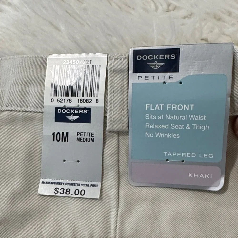 Dockers Women's Tan Trousers .Size 10 NWT